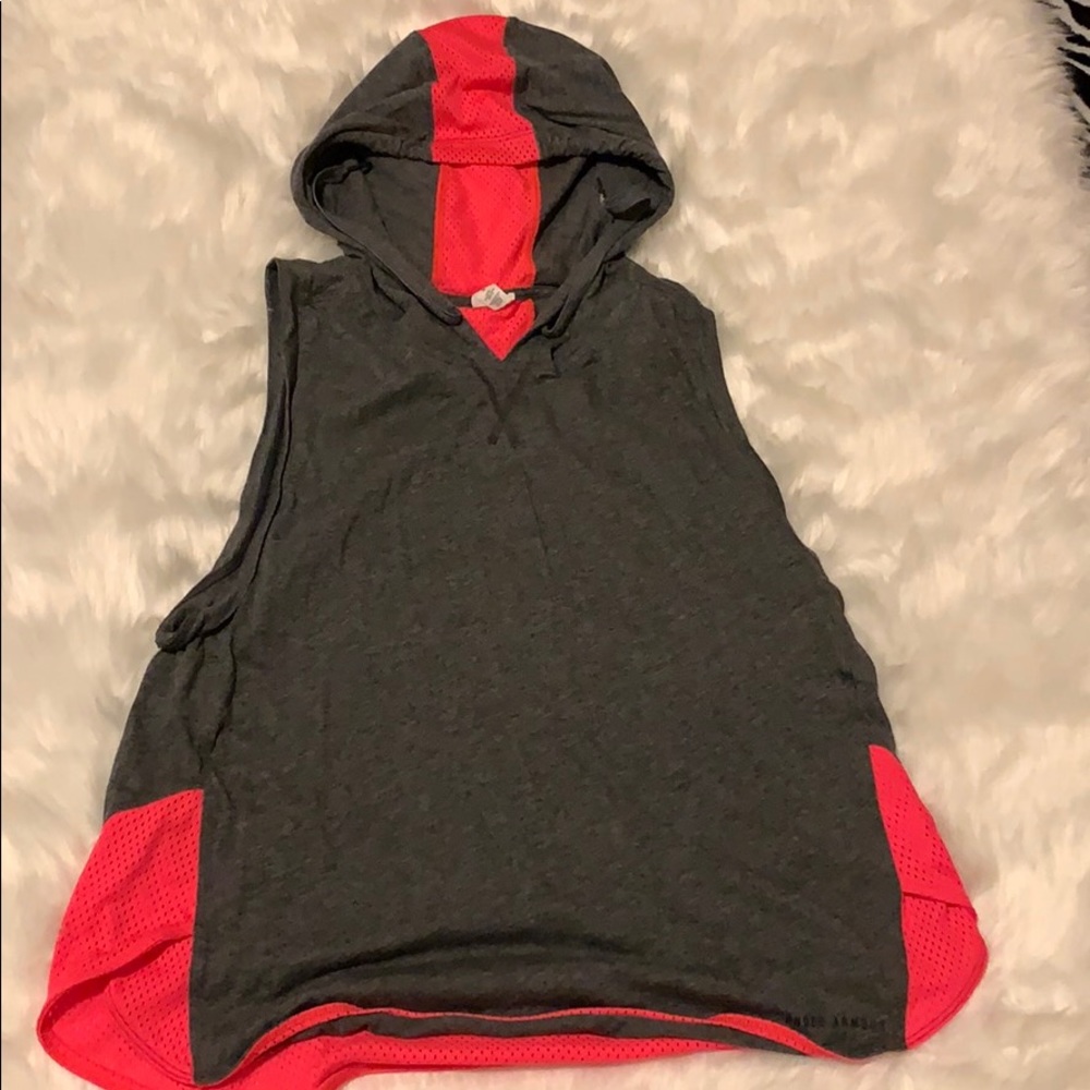 Sports top